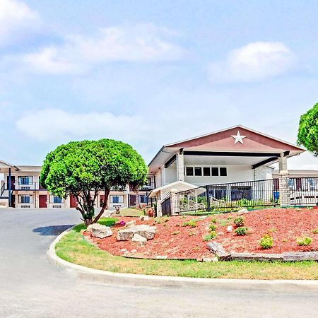 Days Inn By Wyndham Boerne Εξωτερικό φωτογραφία