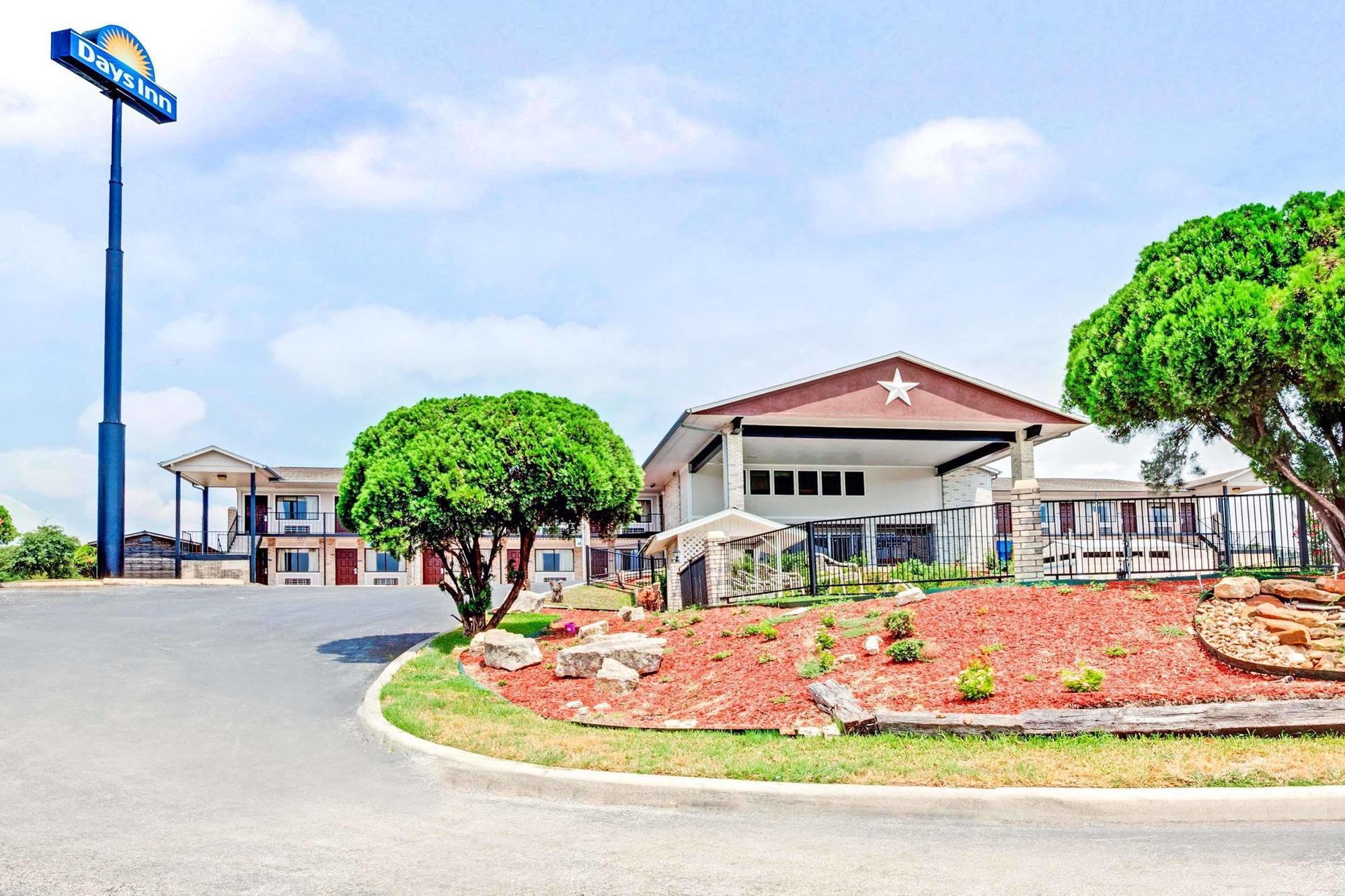 Days Inn By Wyndham Boerne Εξωτερικό φωτογραφία