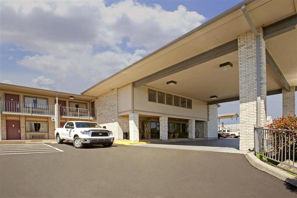 Days Inn By Wyndham Boerne Εξωτερικό φωτογραφία