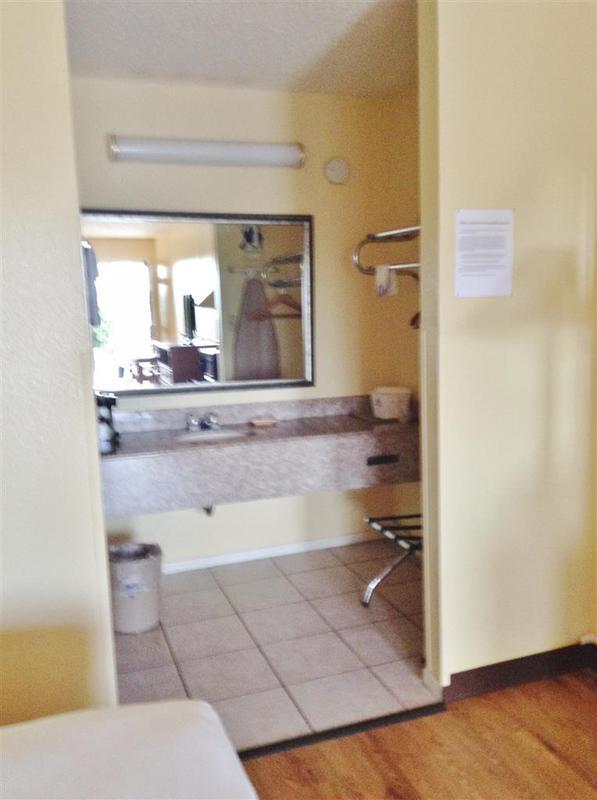 Days Inn By Wyndham Boerne Δωμάτιο φωτογραφία