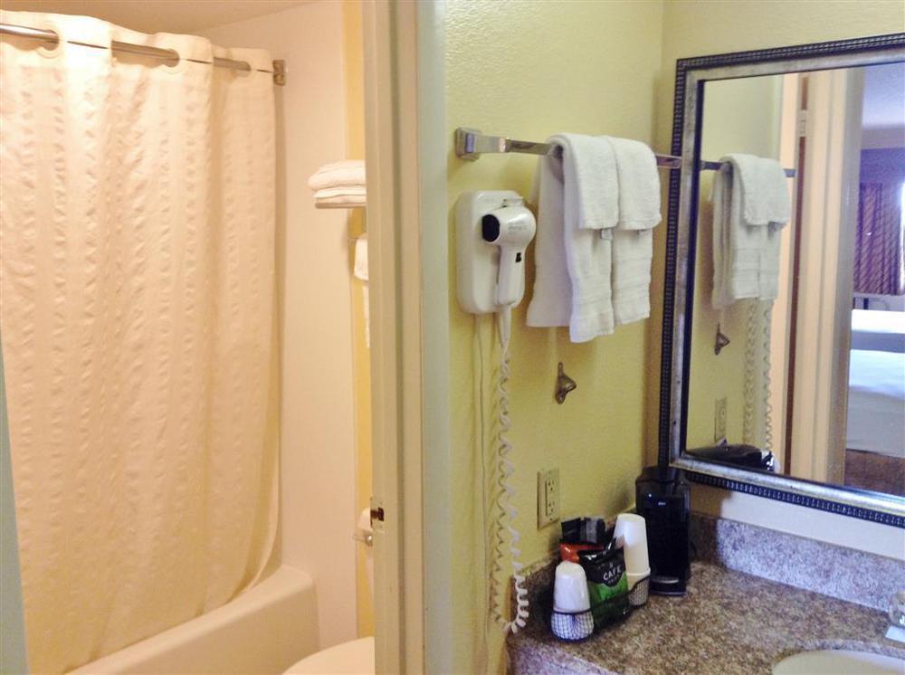 Days Inn By Wyndham Boerne Δωμάτιο φωτογραφία